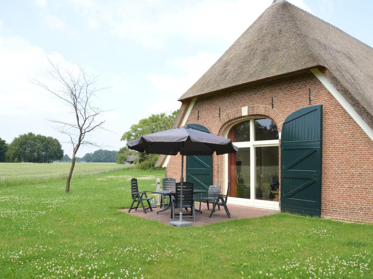 Monumental Farm In The Ash Landscape Villa Geesteren  ภายนอก รูปภาพ
